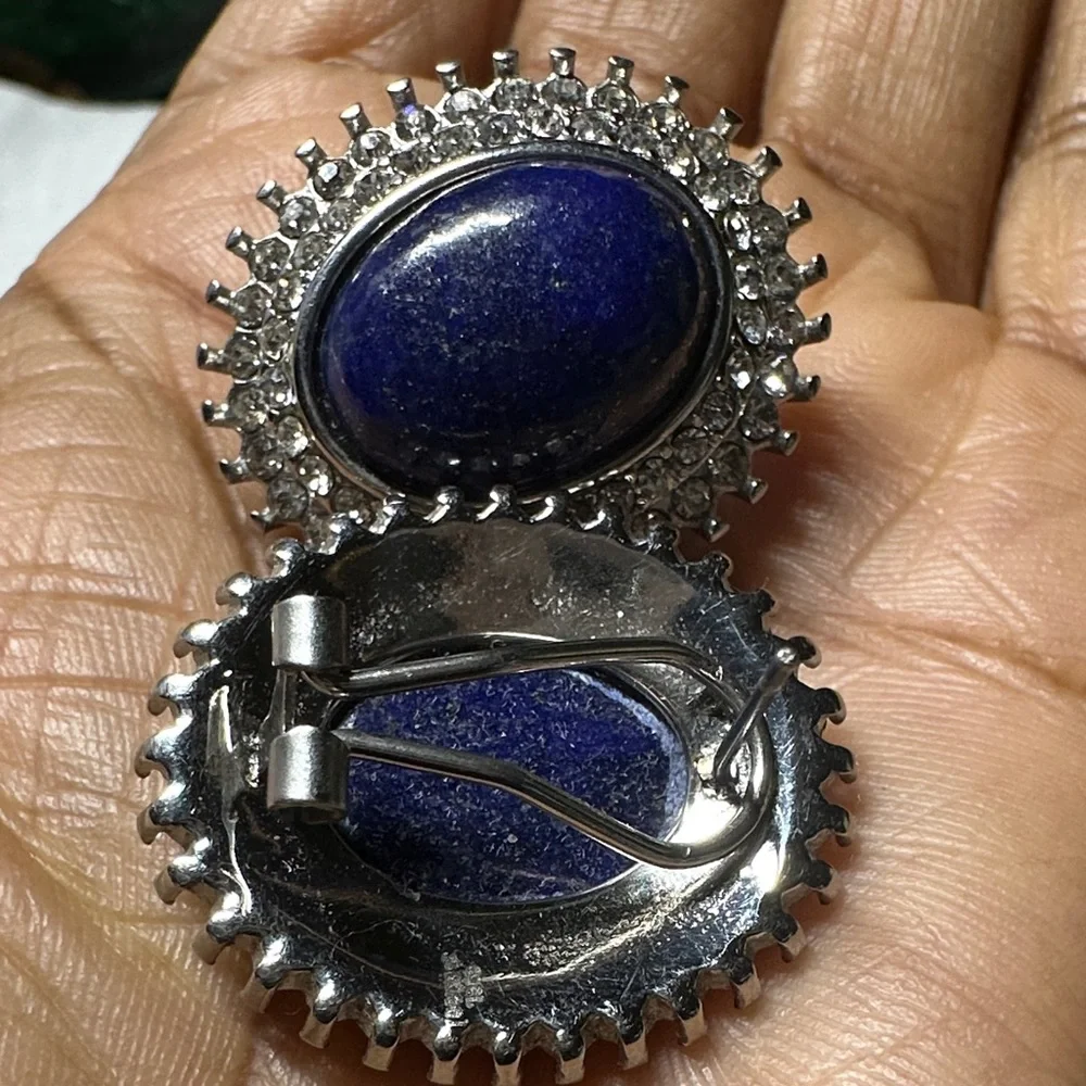 This is a pair of vintage silver-tone lapis lazuli cuff links - Picture 12 of 15